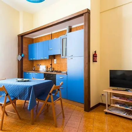 Center Train Station Apartment